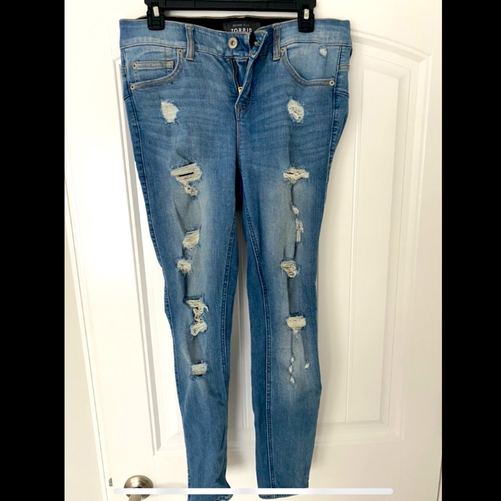 Ripped skinny jeans